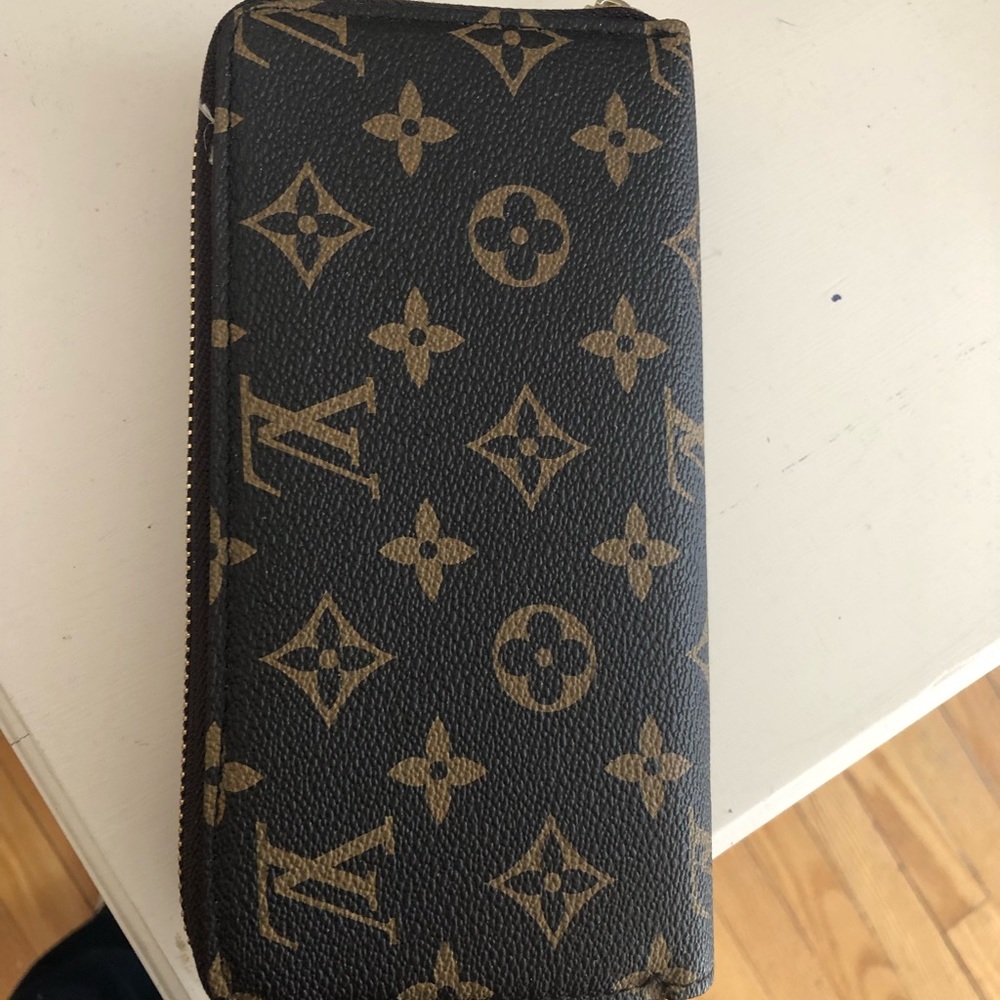 Replica designer wallet